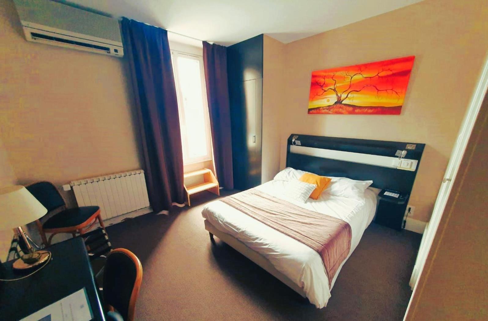 Logis Hotel Des Bourbons Montluçon Eksteriør bilde